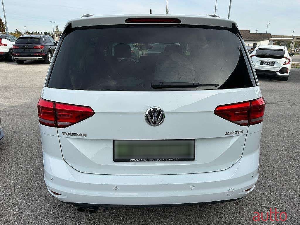 2017' Volkswagen Touran photo #4