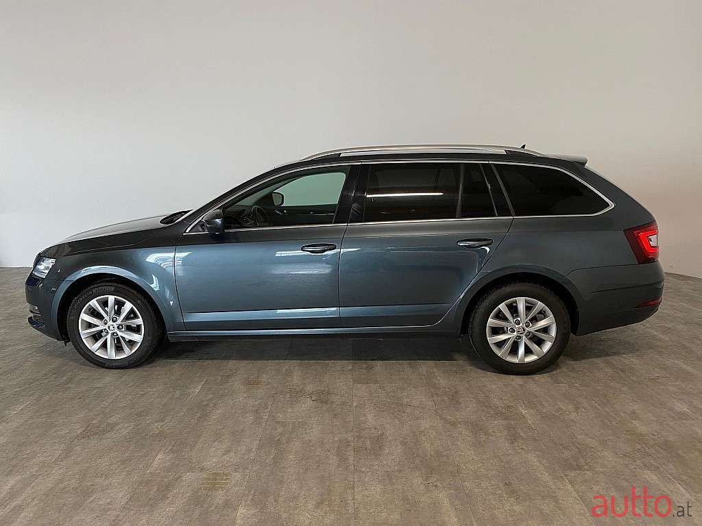 2019' Skoda Octavia photo #1