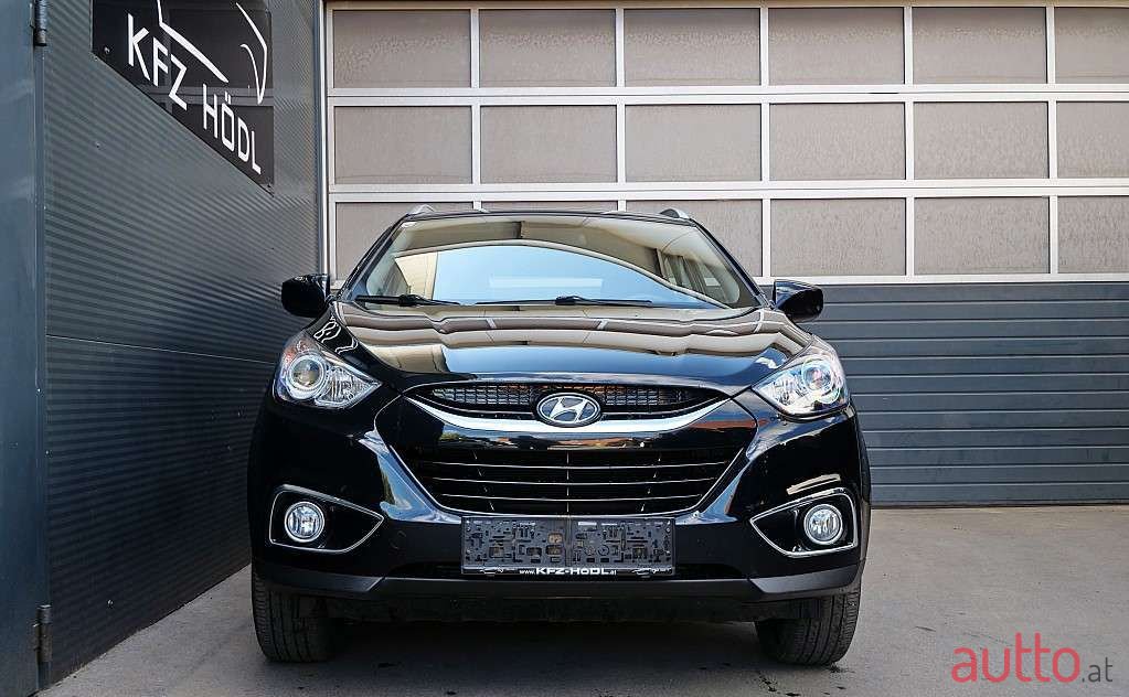 2011' Hyundai ix35 photo #2