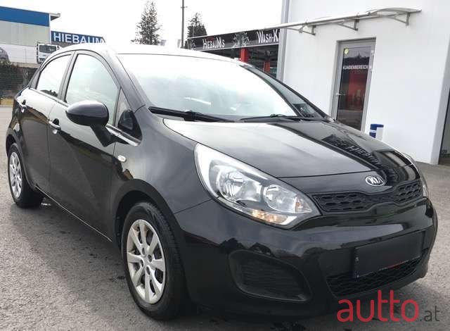 2015' Kia Rio photo #3