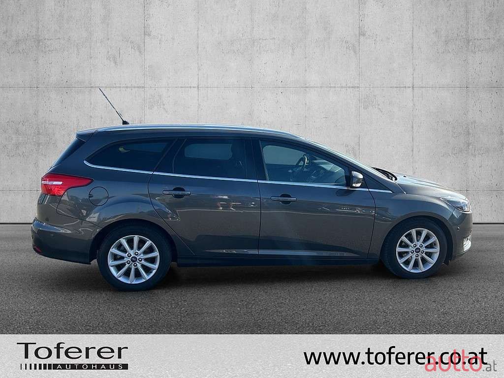 2016' Ford Focus photo #5