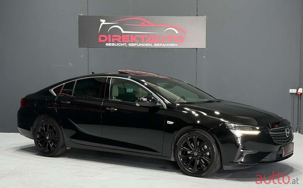 2020' Opel Insignia photo #1