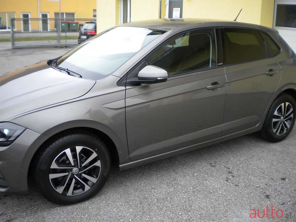 2020' Volkswagen Polo photo #2