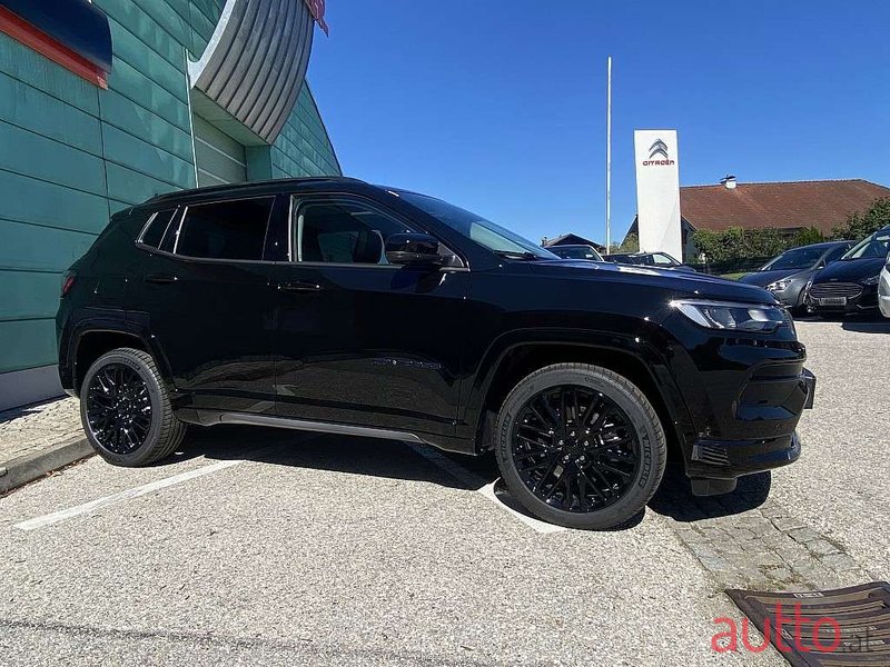 2023' Jeep Compass photo #2