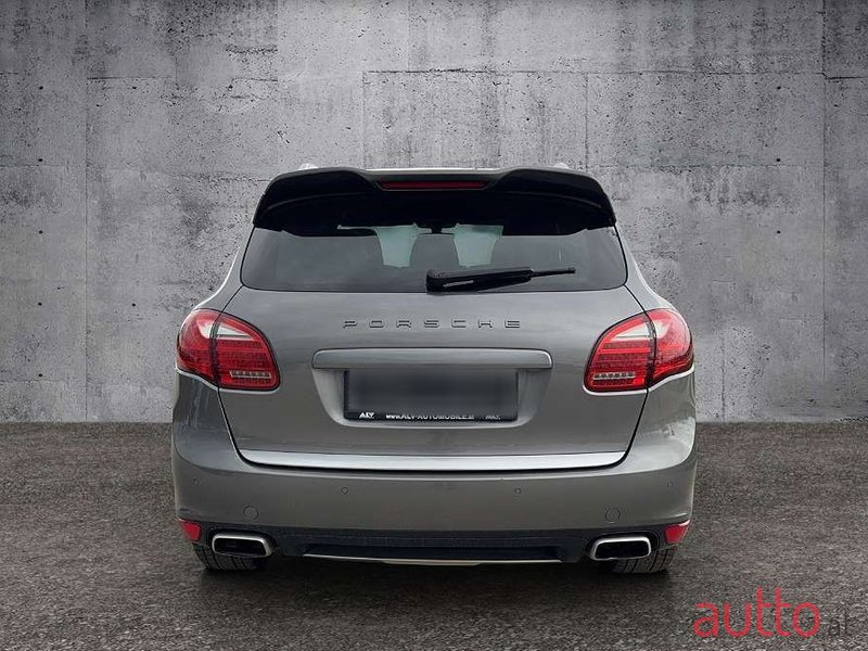 2011' Porsche Cayenne photo #6