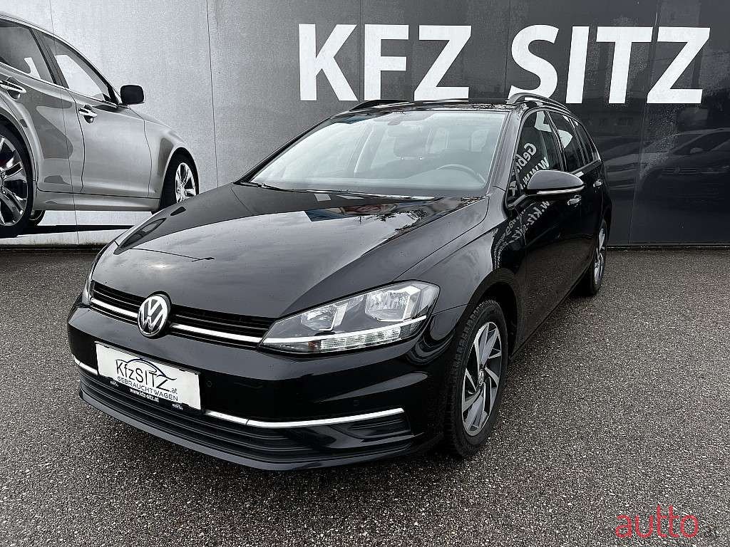 2017' Volkswagen Golf photo #3