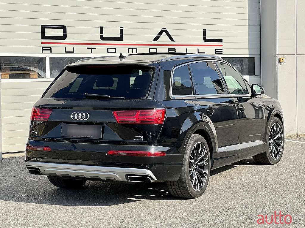 2017' Audi Q7 photo #3