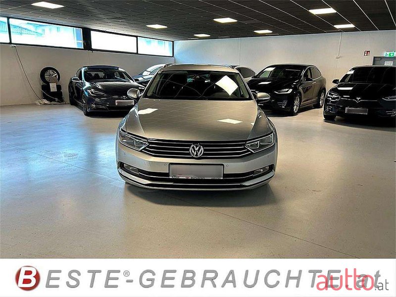 2019' Volkswagen Passat photo #2