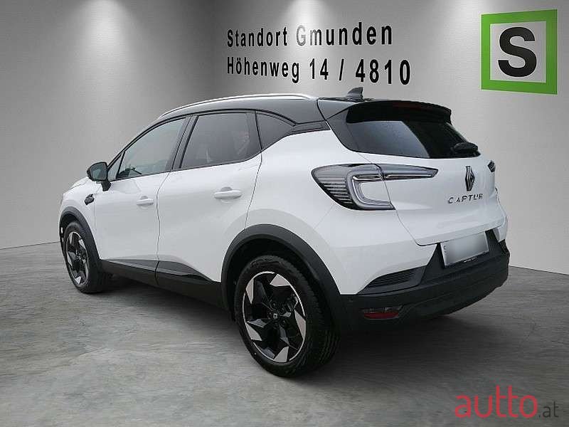 2024' Renault Captur photo #2