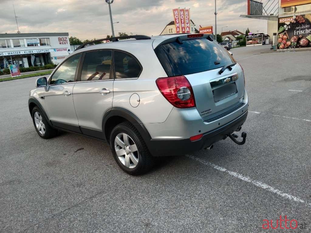 2011' Chevrolet Captiva photo #2