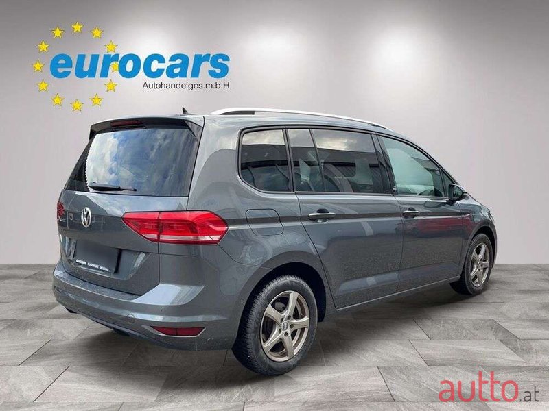 2017' Volkswagen Touran photo #4