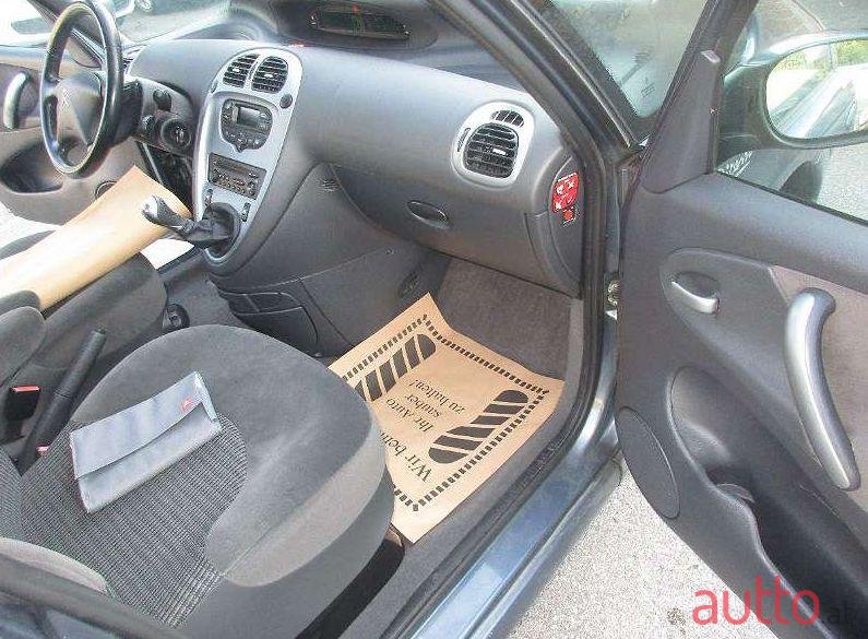 2008' Citroen Xsara Picasso photo #2