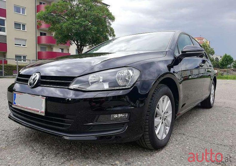 2015' Volkswagen Golf photo #1