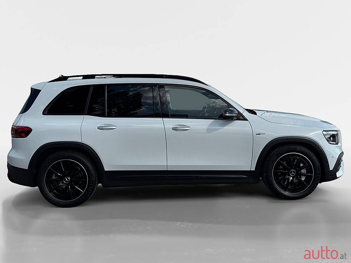 2022' Mercedes-Benz GLB photo #6