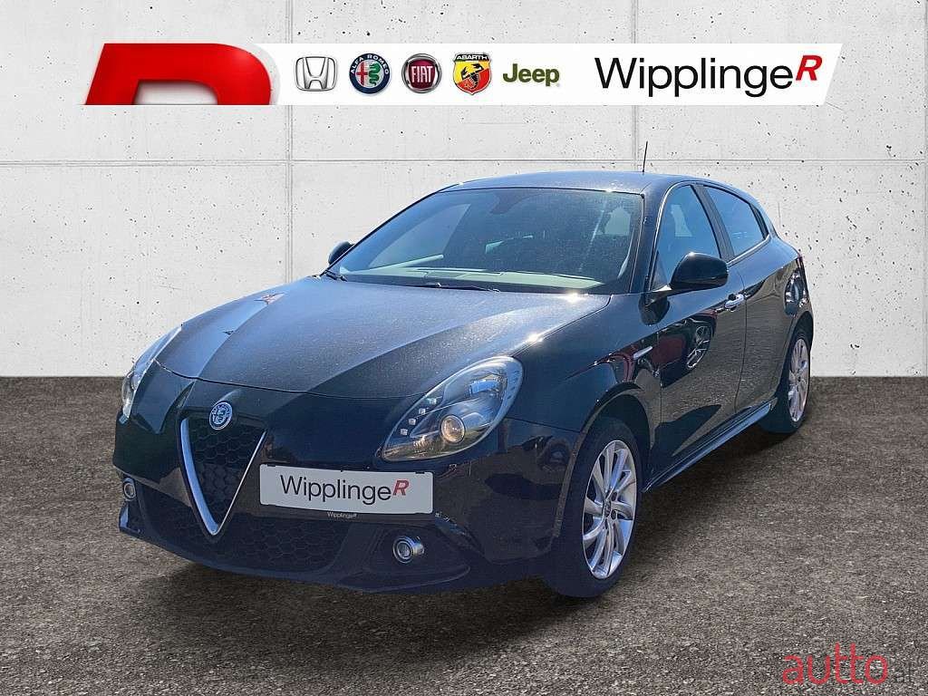 2017' Alfa Romeo Giulietta photo #1