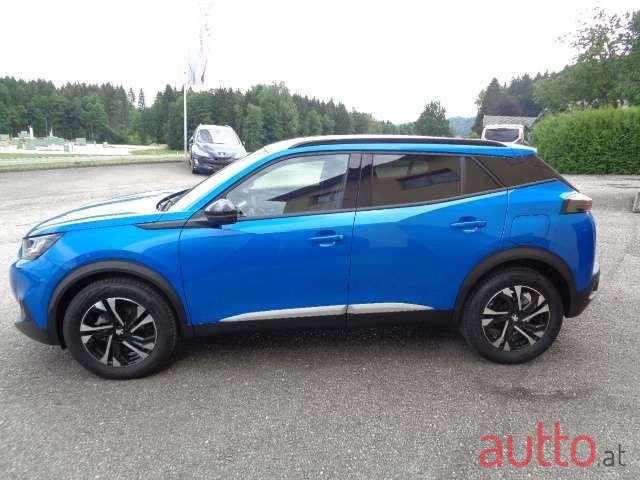 2023' Peugeot 2008 photo #1