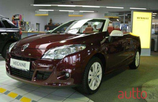 2012' Renault Megane photo #2