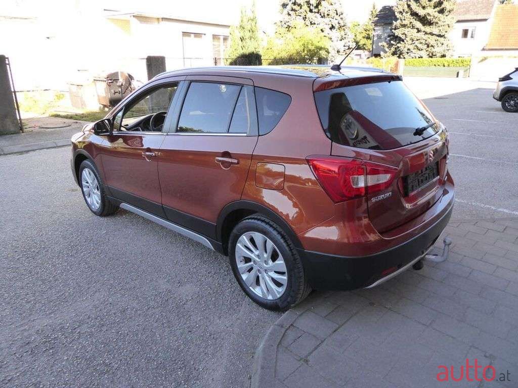 2018' Suzuki SX4 photo #3