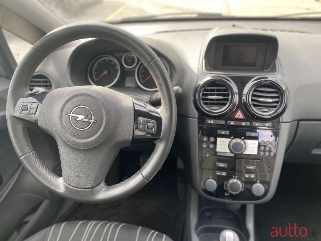 2011' Opel Corsa photo #6