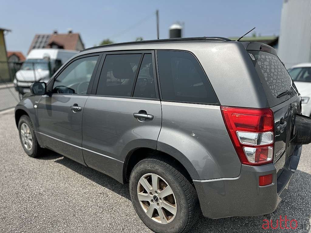 2009' Suzuki Vitara photo #3