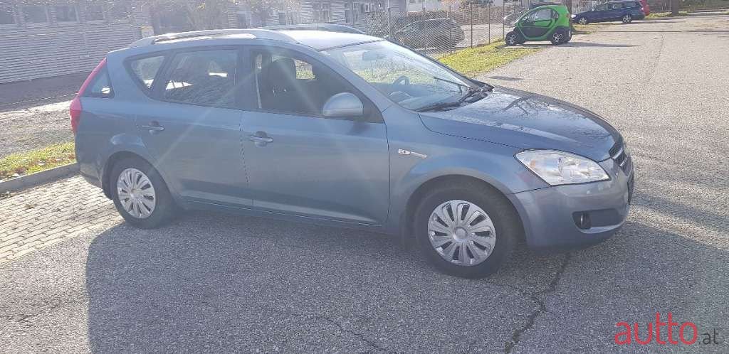 2008' Kia Ceed photo #3