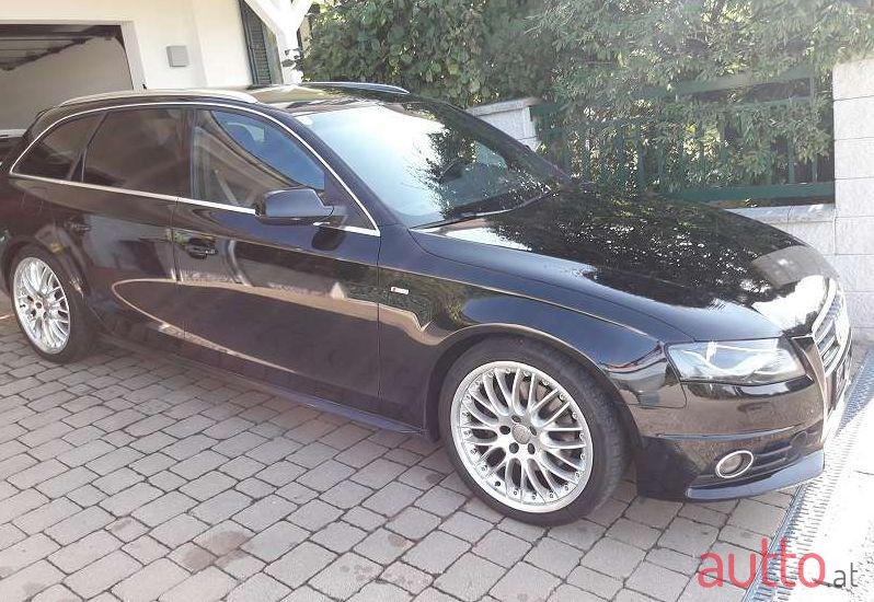 2011' Audi A4 photo #1