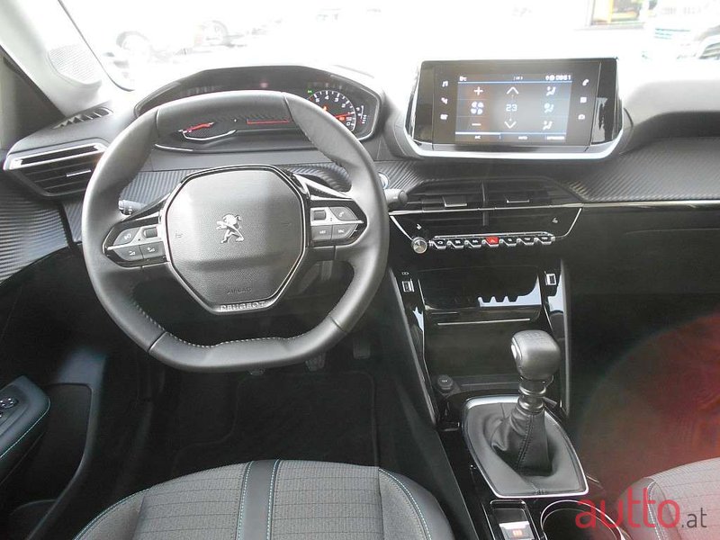 2022' Peugeot 208 photo #3