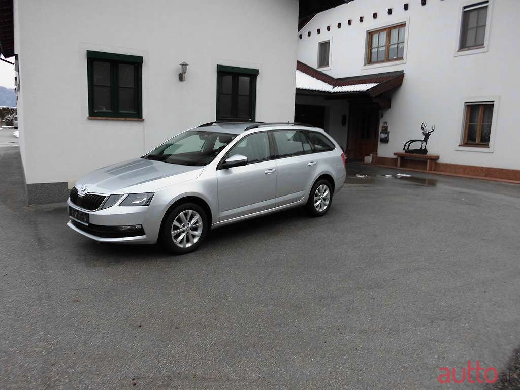 2019' Skoda Octavia photo #1