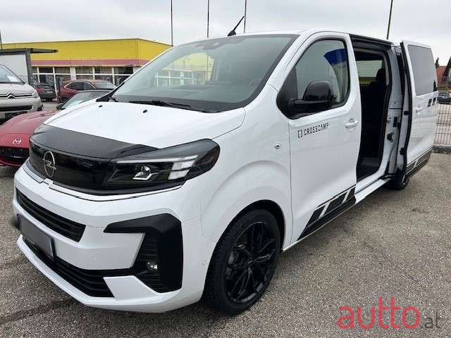 2024' Opel Zafira photo #1