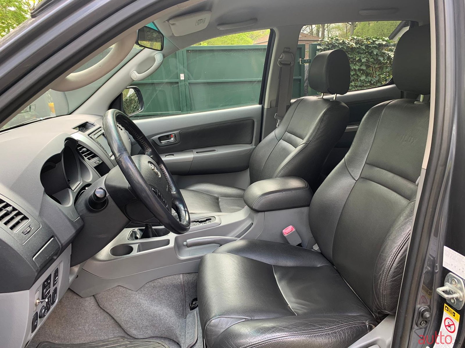 2011' Toyota Hilux photo #4