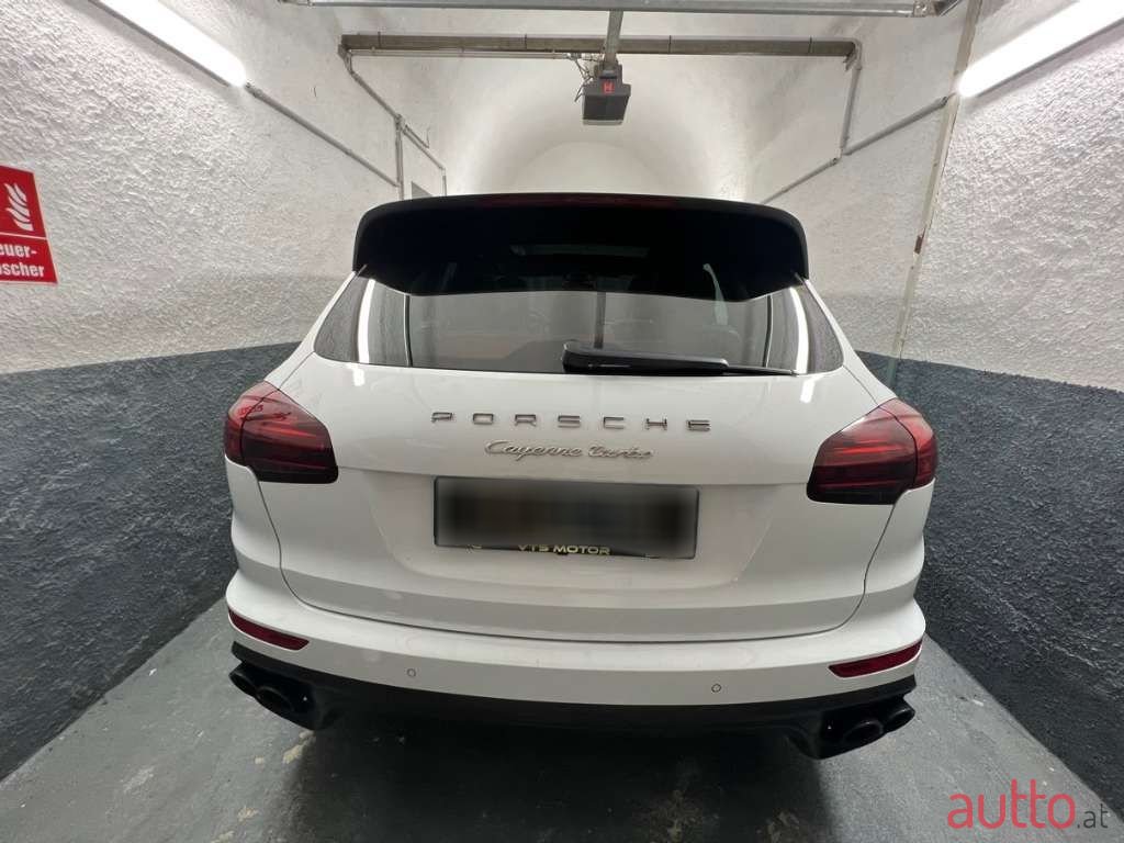 2015' Porsche Cayenne photo #5