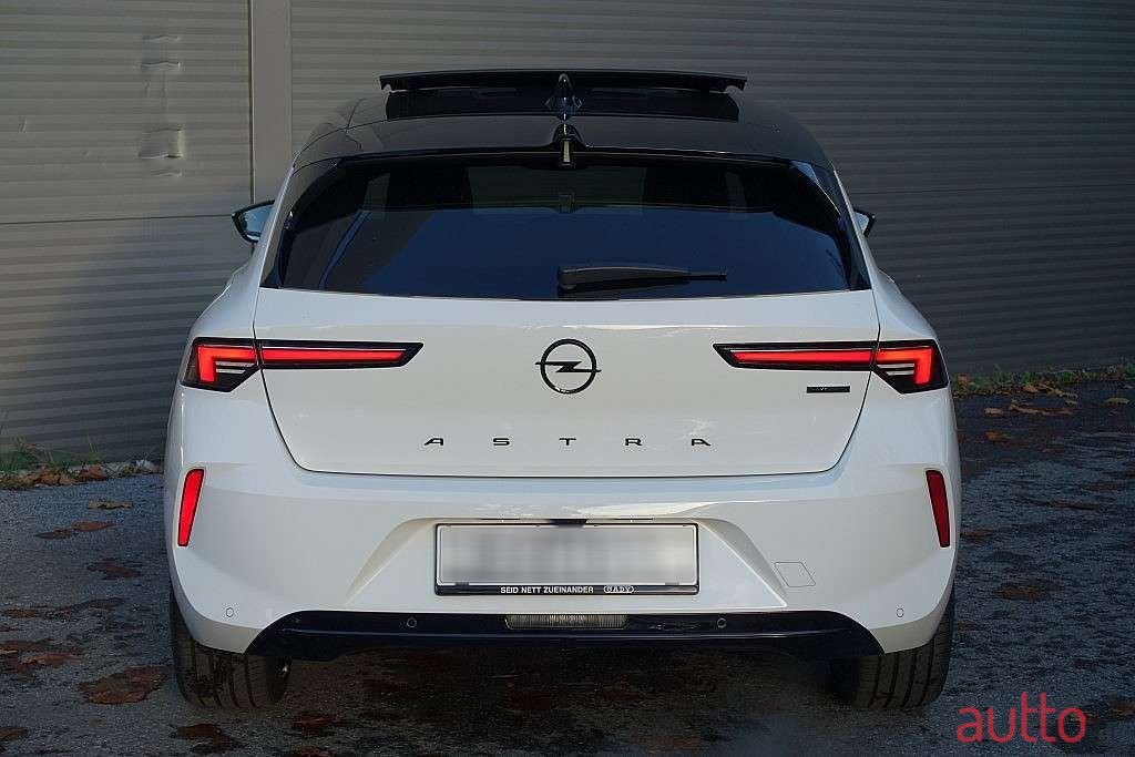 2022' Opel Astra photo #4