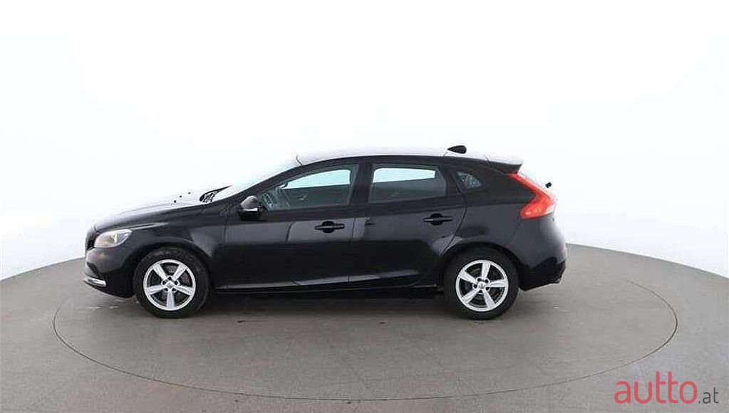 2017' Volvo V40 photo #4