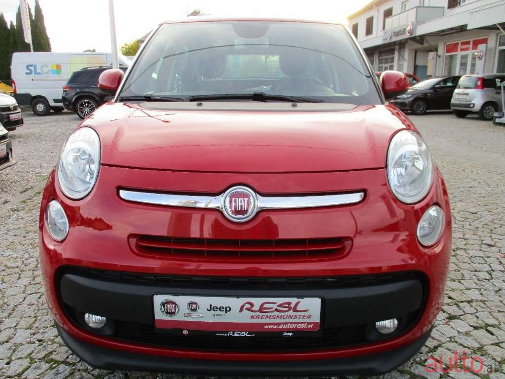 2015' Fiat 500L photo #3