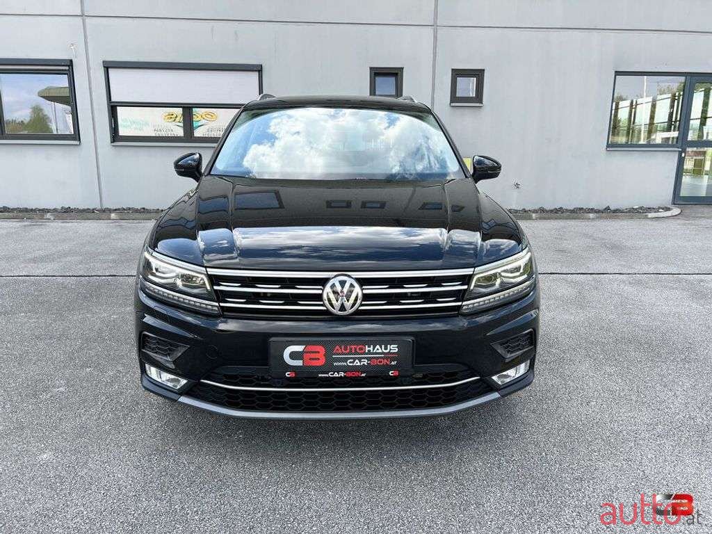 2016' Volkswagen Tiguan photo #2