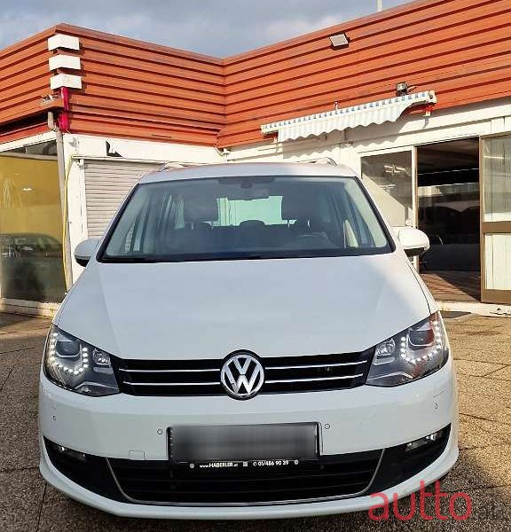 2015' Volkswagen Sharan photo #5