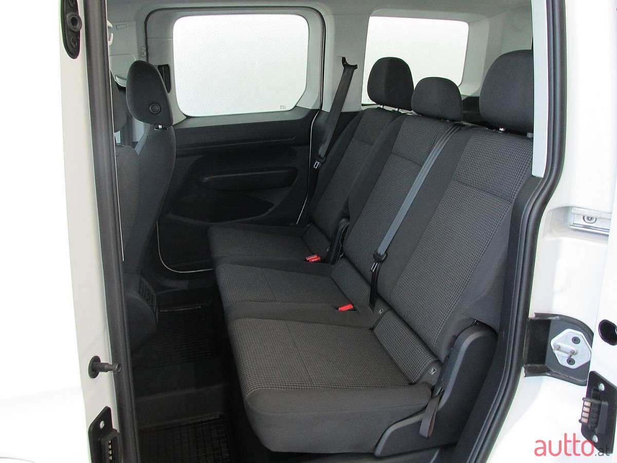 2022' Volkswagen Caddy photo #5