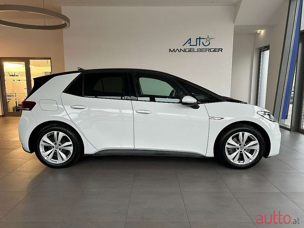 2020' Volkswagen ID.3 photo #6