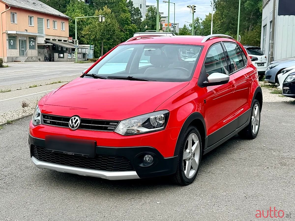 2013' Volkswagen Polo photo #1