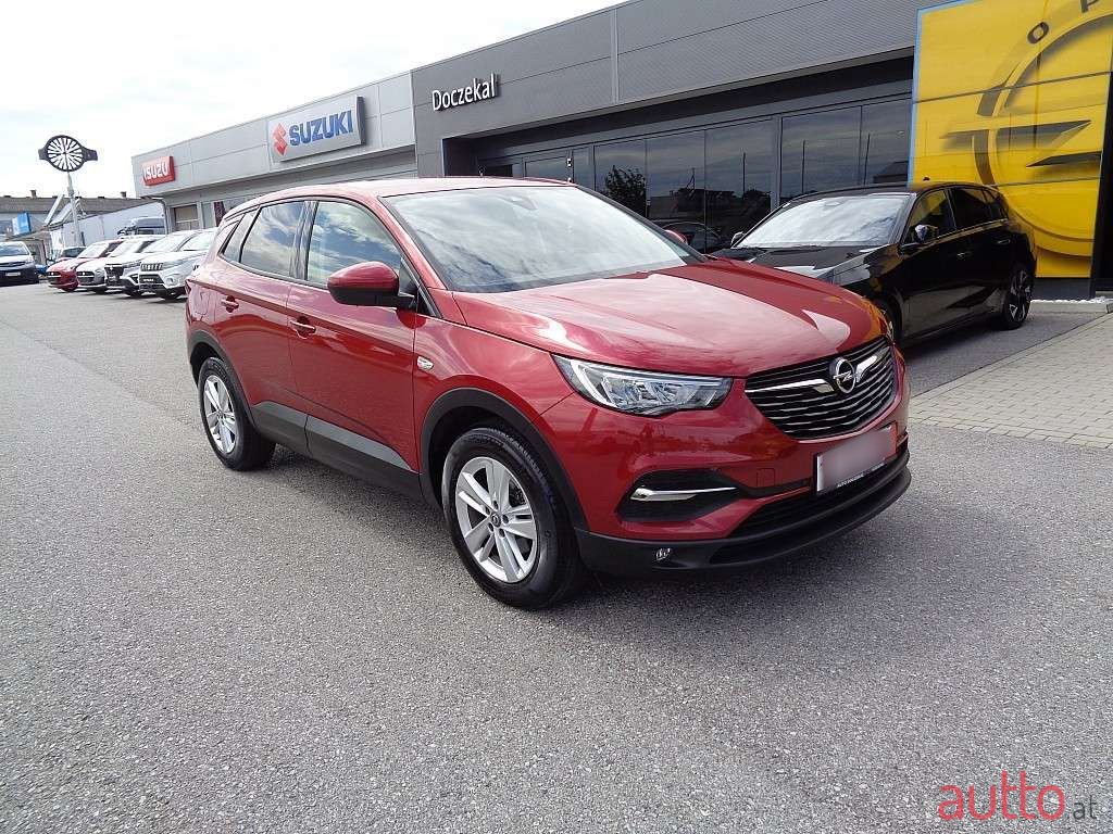 2020' Opel Grandland X photo #2