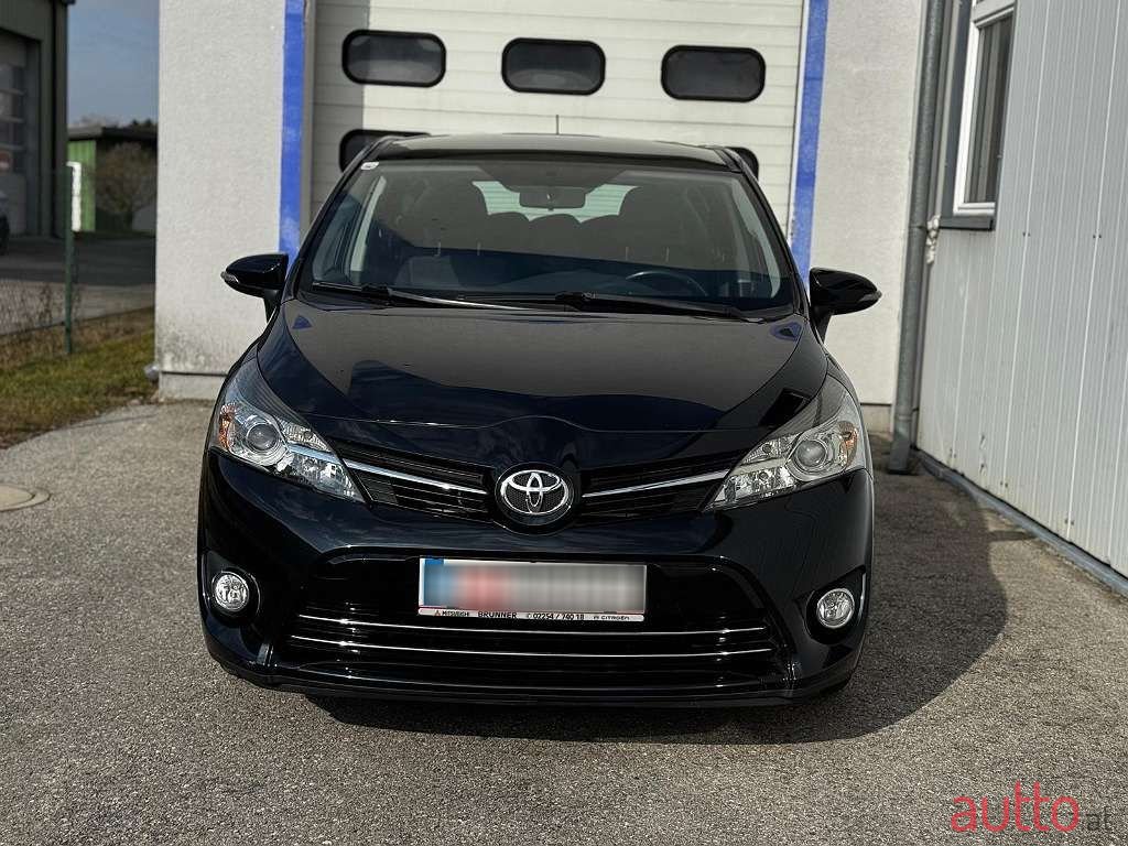 2015' Toyota Verso photo #2