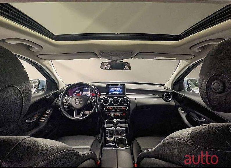 2017' Mercedes-Benz C-Klasse photo #1