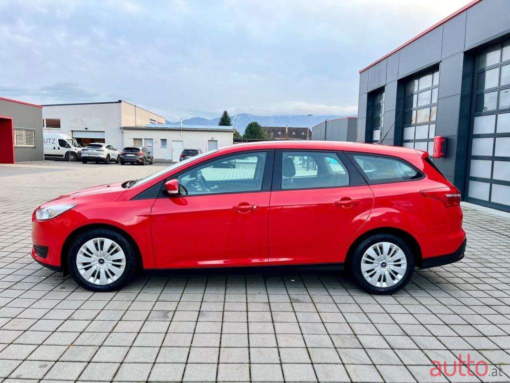 2017' Ford Focus photo #4