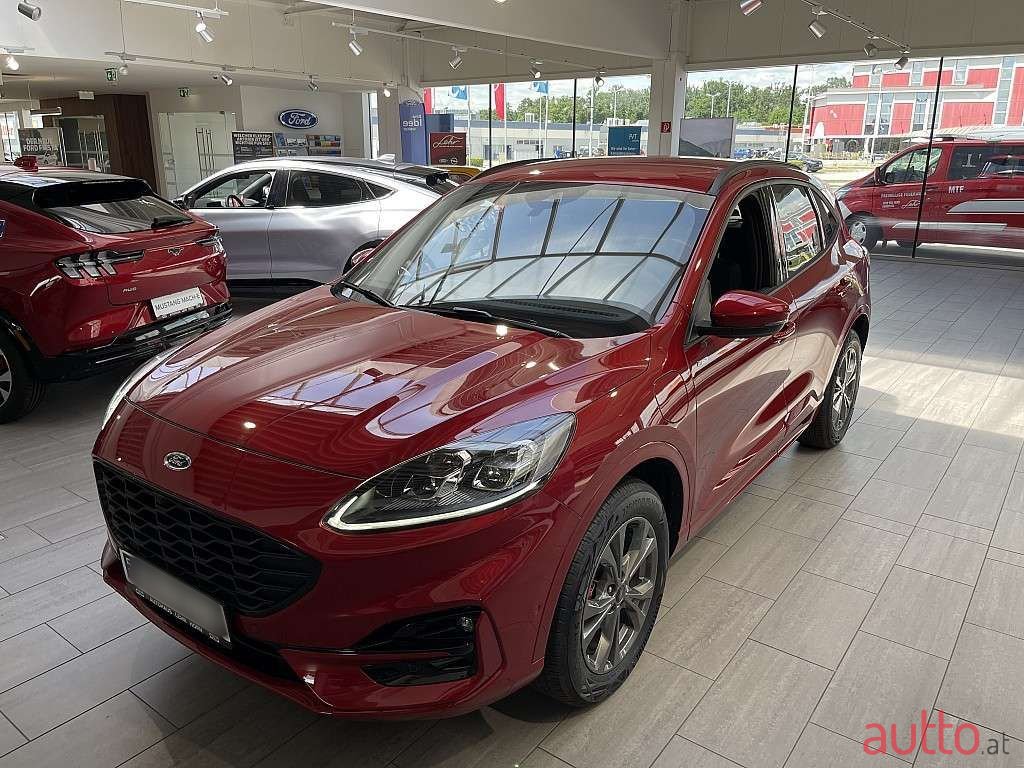 2022' Ford Kuga photo #2