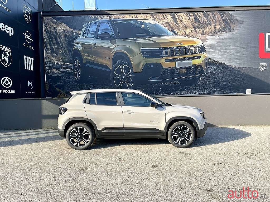 2023' Jeep Avenger photo #2