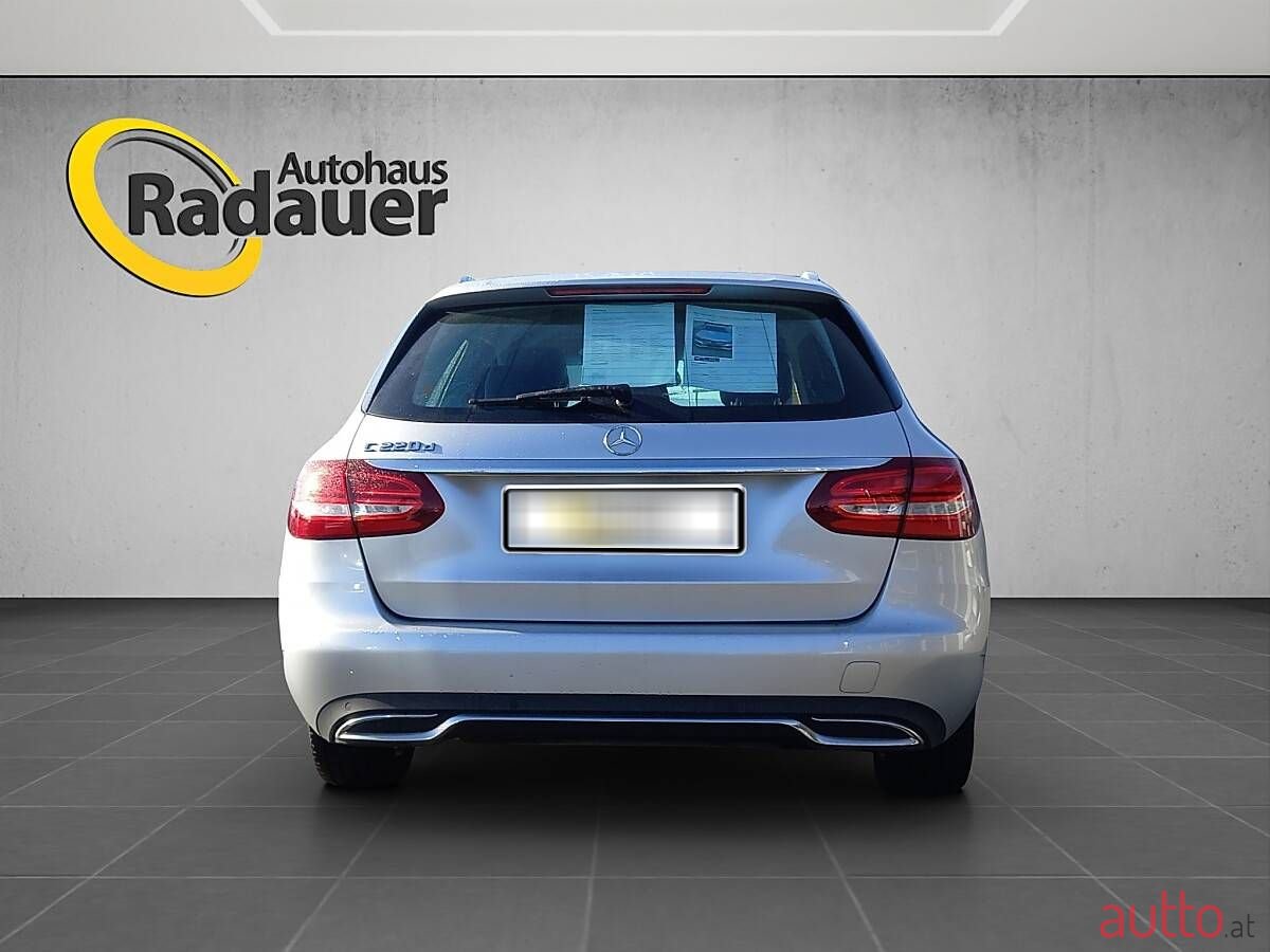 2018' Mercedes-Benz 220SD photo #4