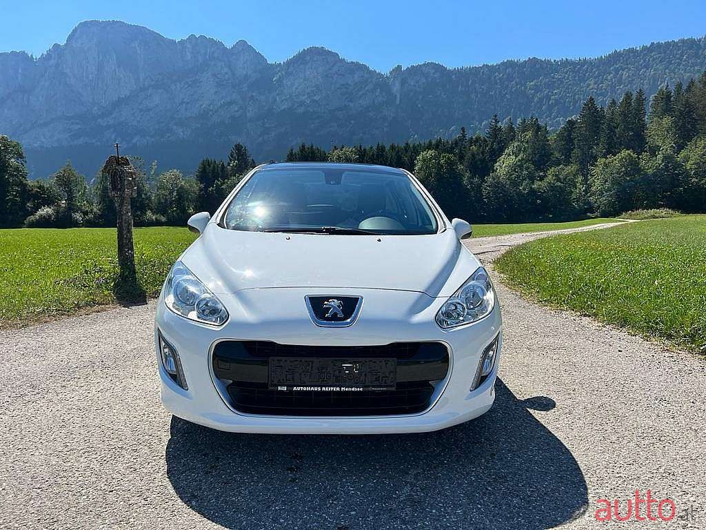 2011' Peugeot 308 photo #2