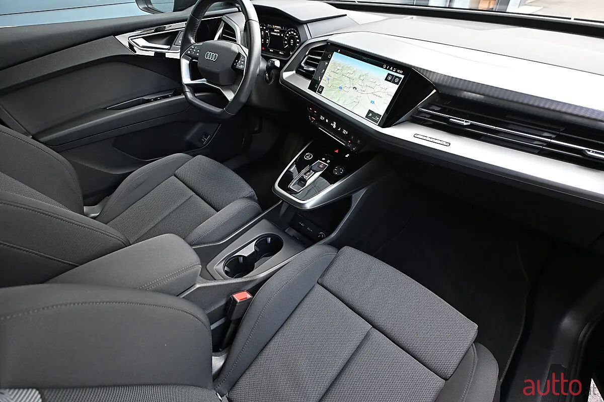 2023' Audi Q4 photo #3