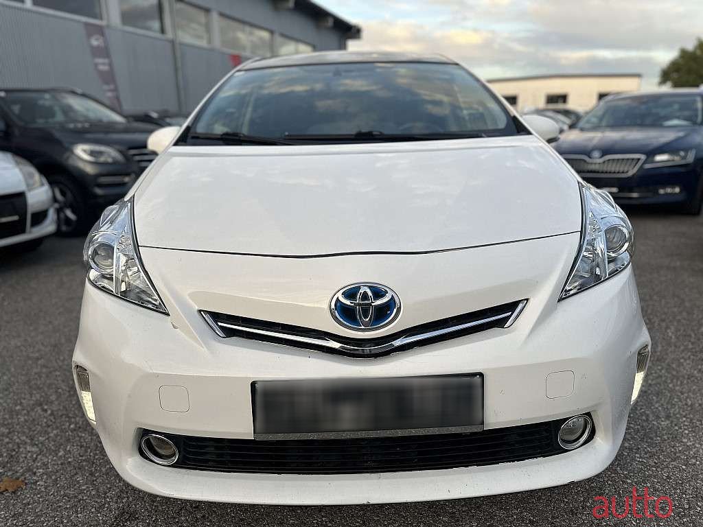 2013' Toyota Prius photo #2