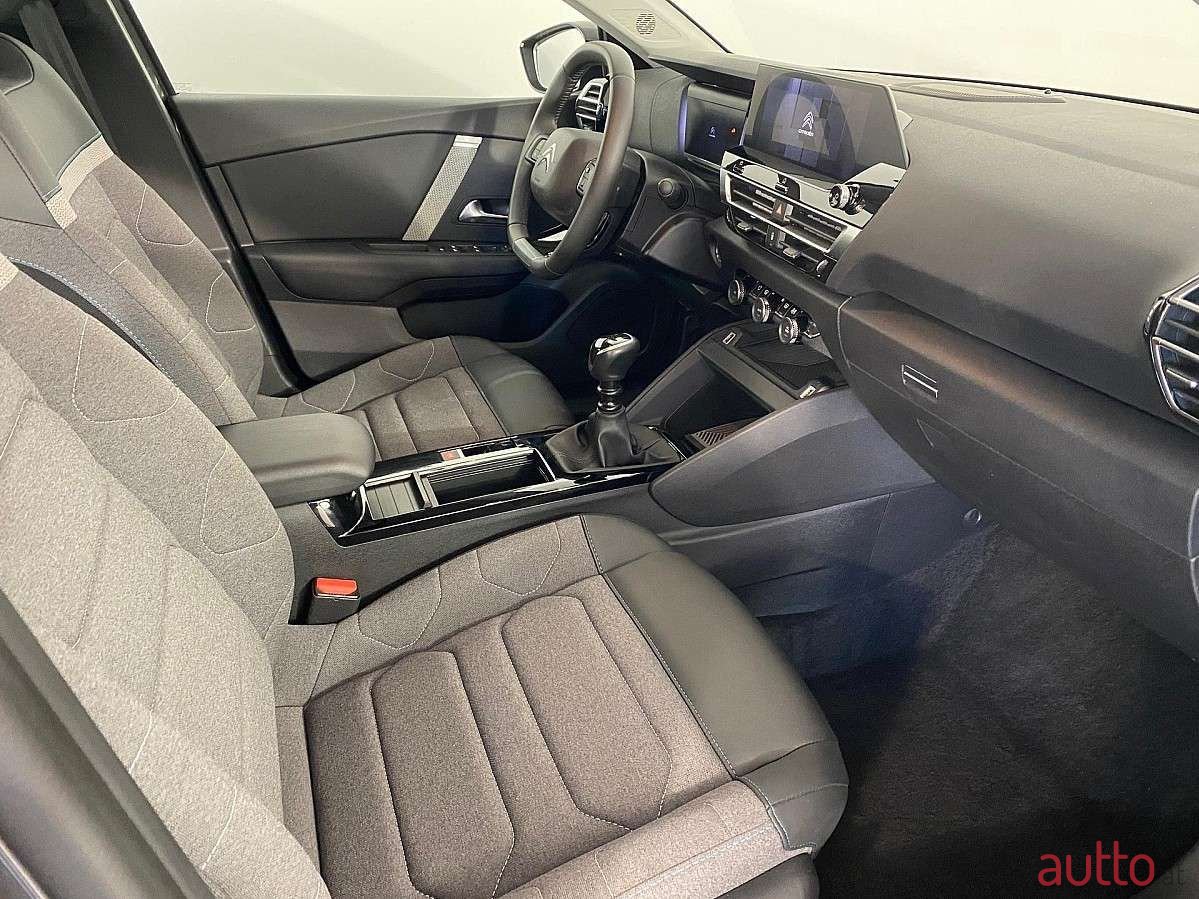 2024' Citroen C4 photo #4